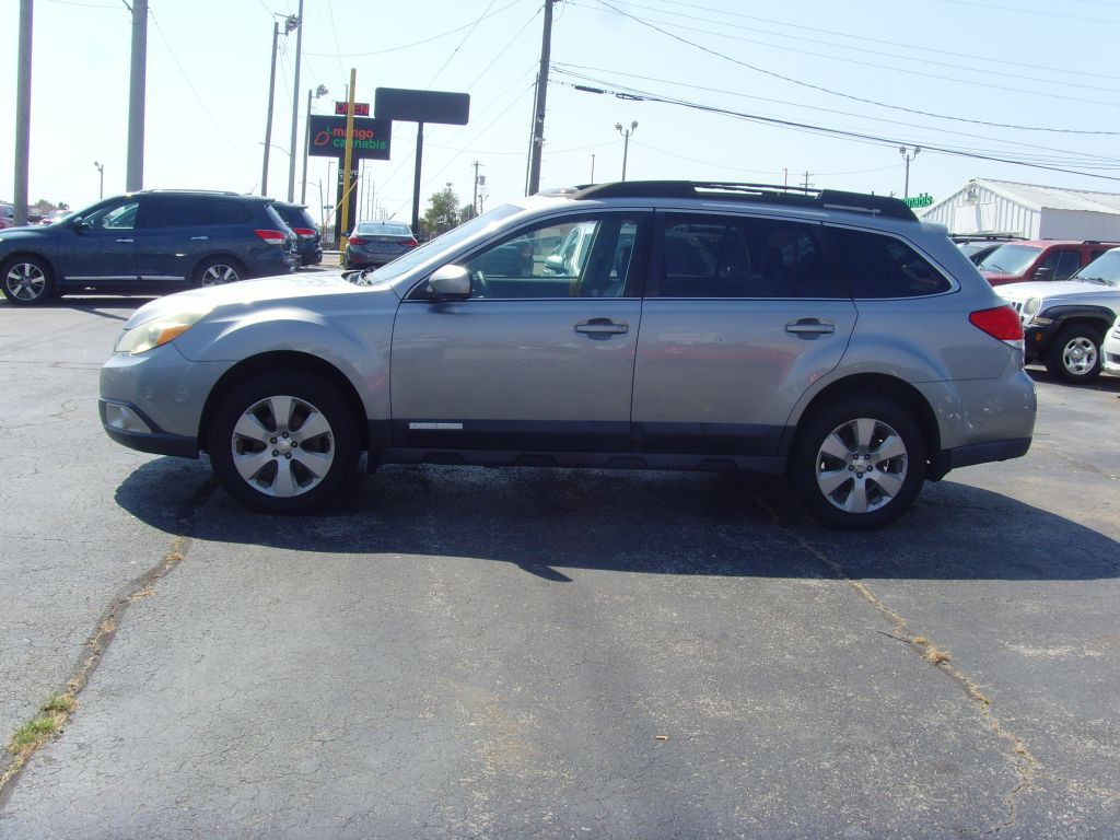 2011 Subaru Outback Image 4