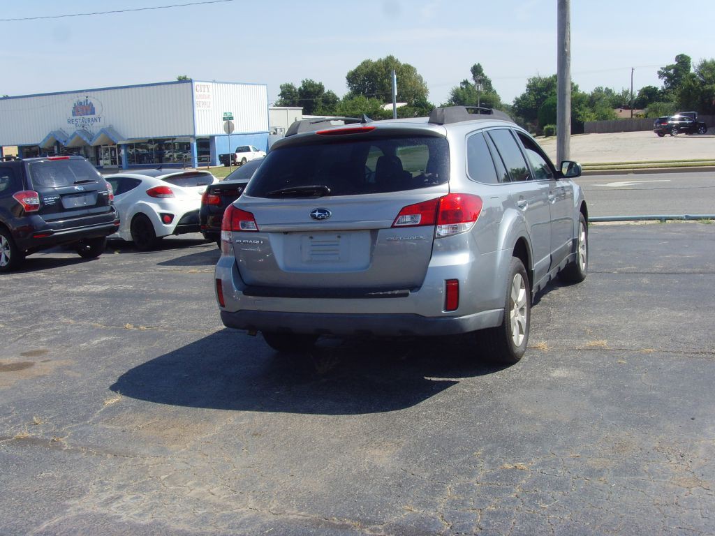 2011 Subaru Outback Image 7