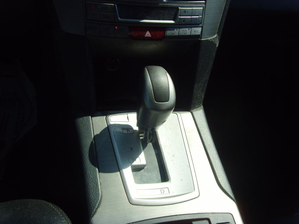 2011 Subaru Outback Image 21
