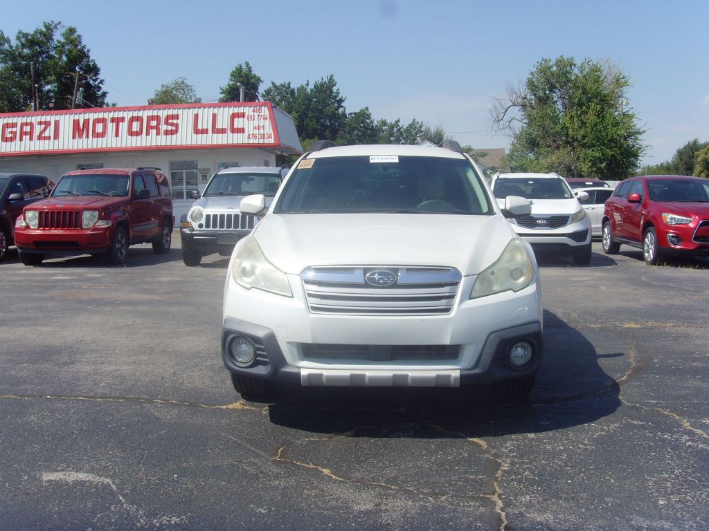 2013 Subaru Outback Image 2