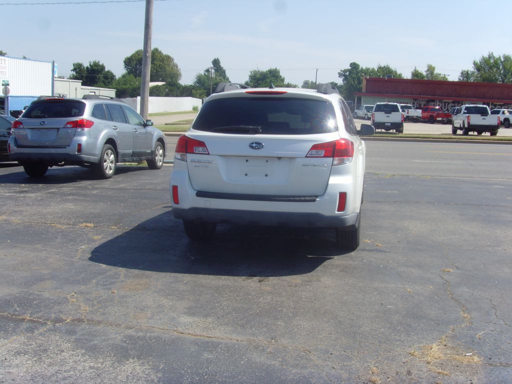 2013 Subaru Outback Image 6
