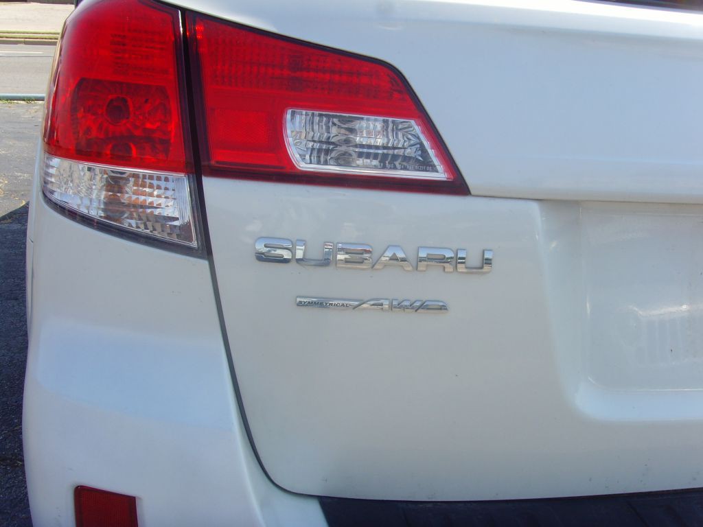 2013 Subaru Outback Image 8