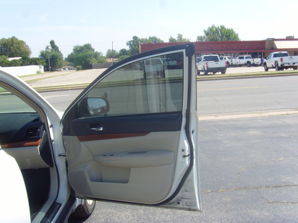 2013 Subaru Outback Image 11