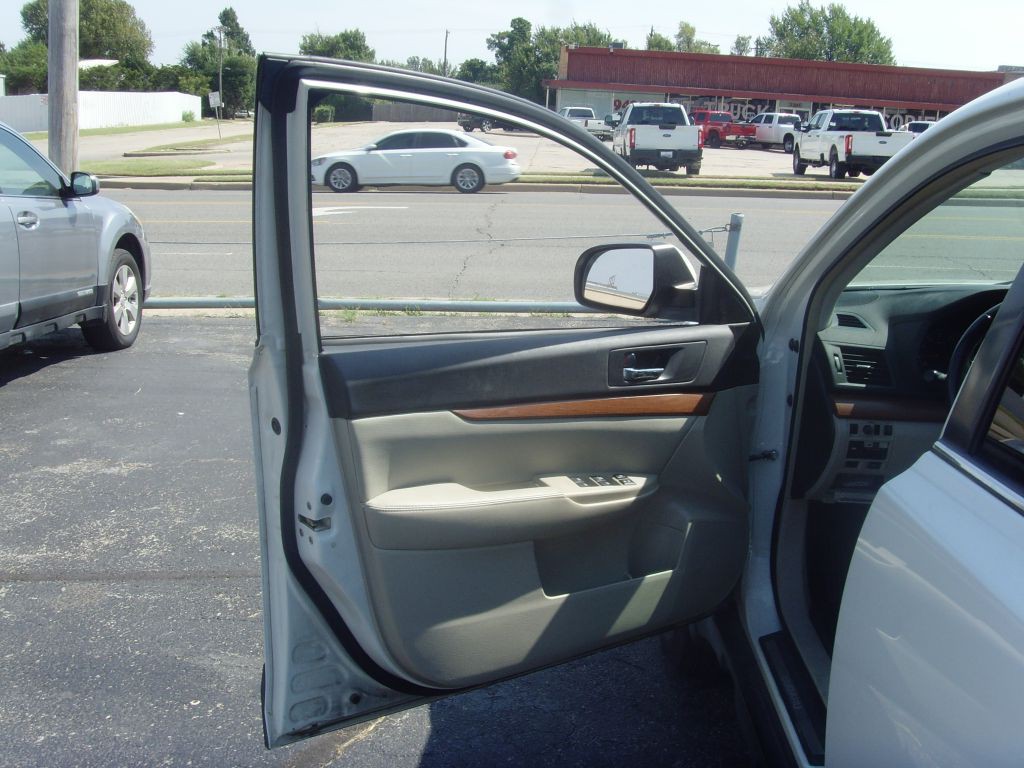 2013 Subaru Outback Image 20