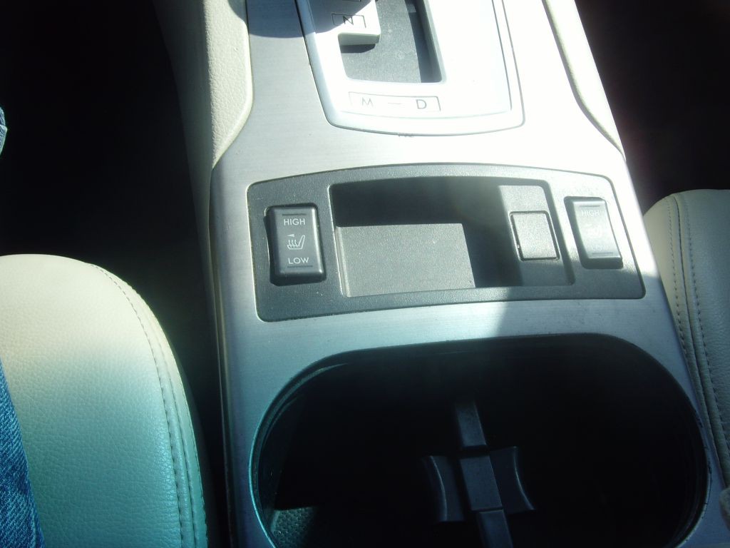 2013 Subaru Outback Image 25