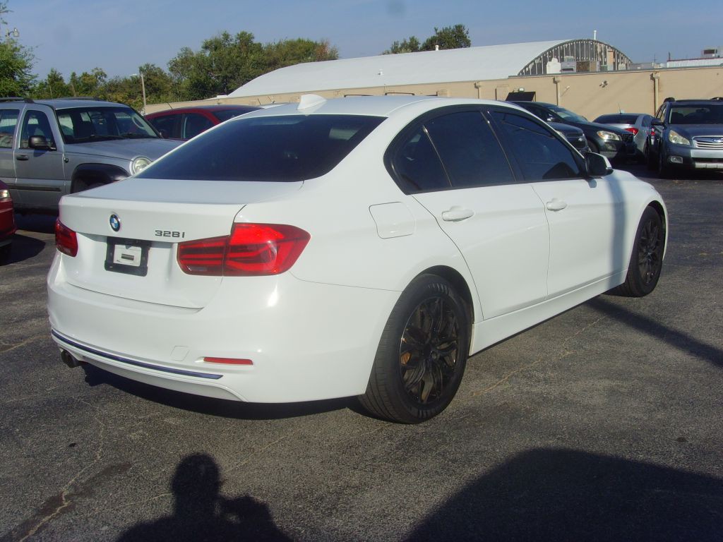 2016 BMW 3 Series Image 5