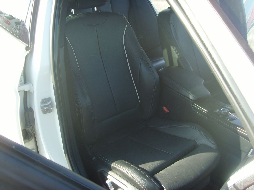 2016 BMW 3 Series Image 18