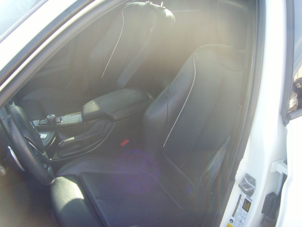 2016 BMW 3 Series Image 20