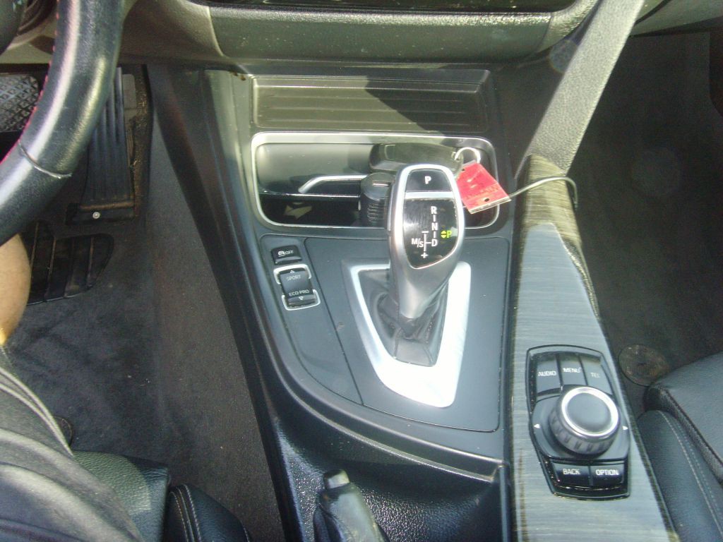 2016 BMW 3 Series Image 23