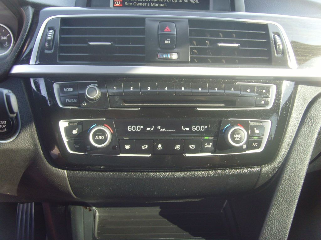 2016 BMW 3 Series Image 25