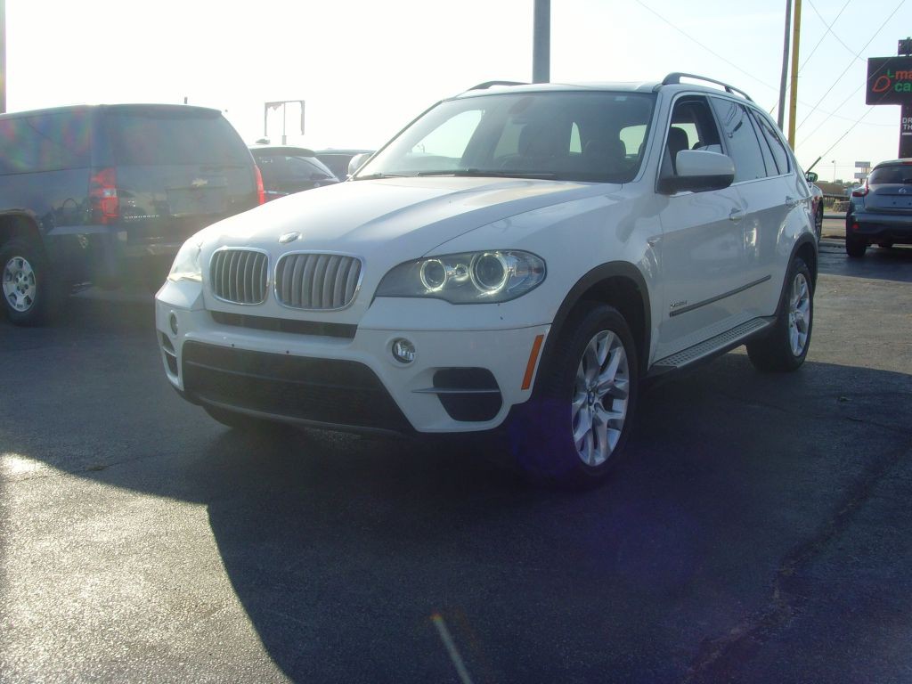2013 BMW X5 Image 1
