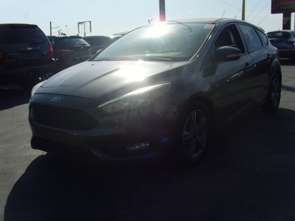 2016 Ford Focus Image 2