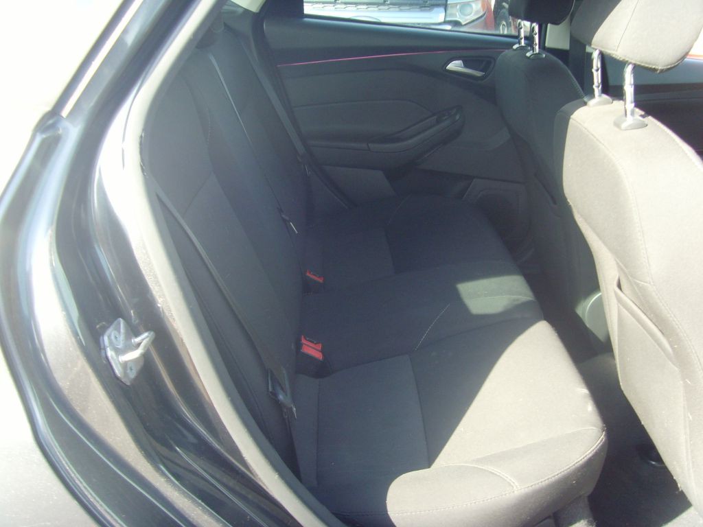 2016 Ford Focus Image 13