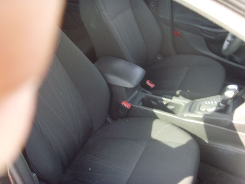 2016 Ford Focus Image 15