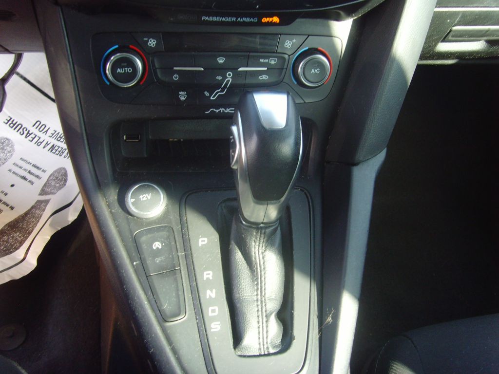 2016 Ford Focus Image 20