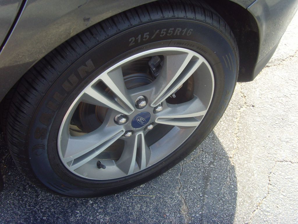 2016 Ford Focus Image 26