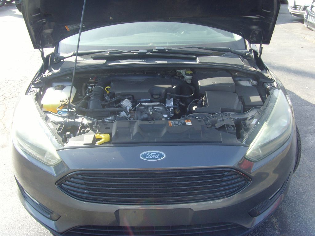 2016 Ford Focus Image 28
