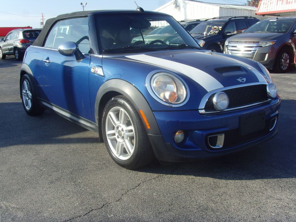 2012 MINI Cooper Image 1