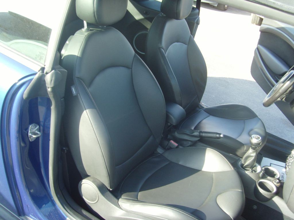 2012 MINI Cooper Image 16