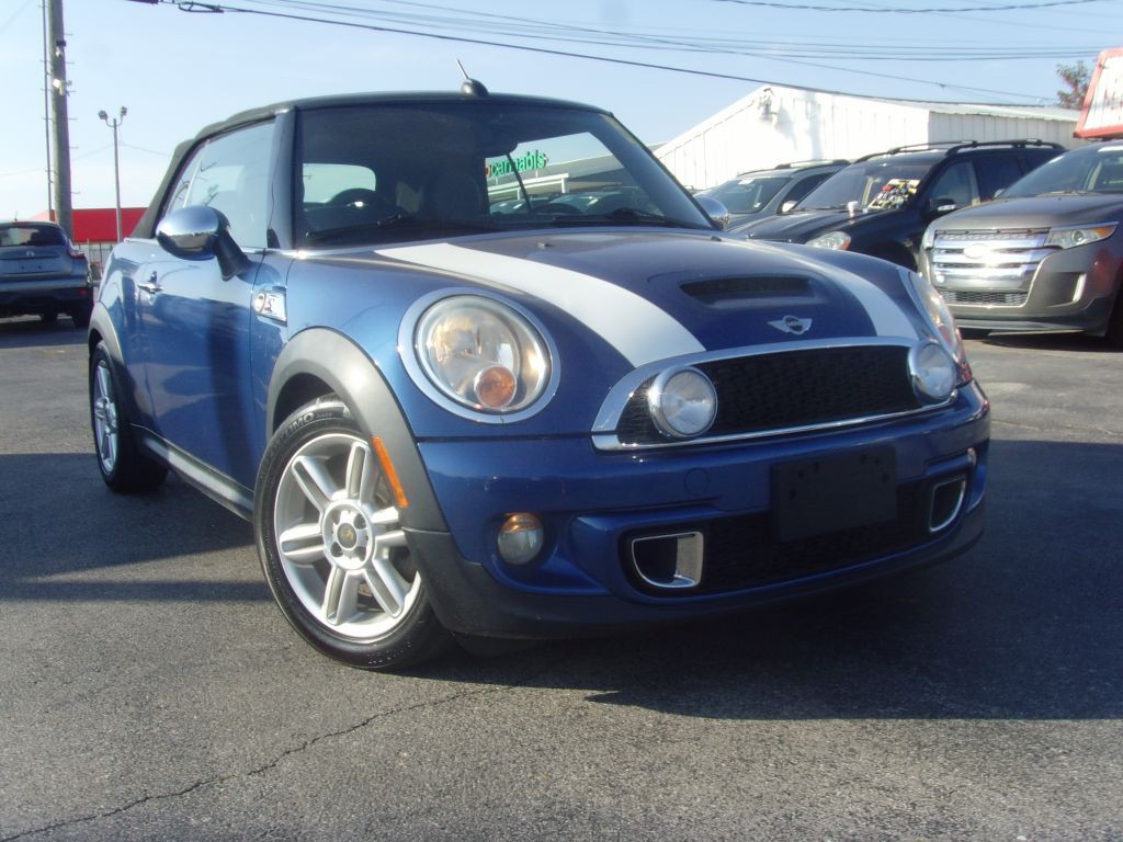 2012 MINI Cooper Image 24