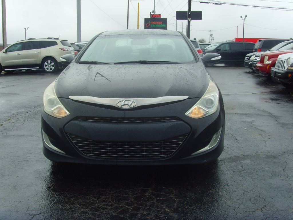 2013 Hyundai Sonata Image 2