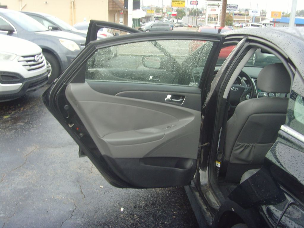 2013 Hyundai Sonata Image 16