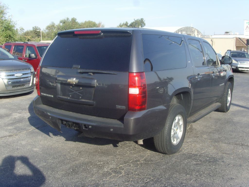 2011 Chevrolet Suburban Image 5