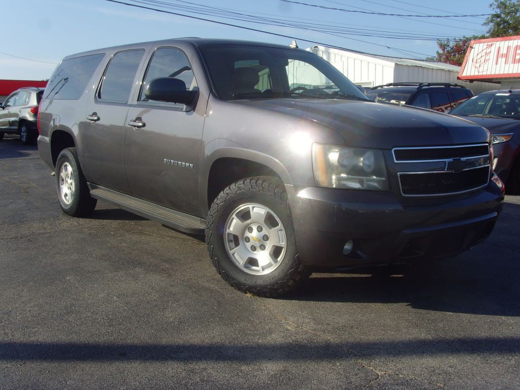 2011 Chevrolet Suburban Image 26