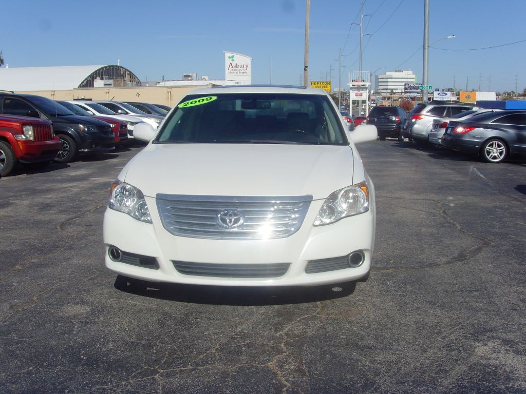 2009 Toyota Avalon Image 2