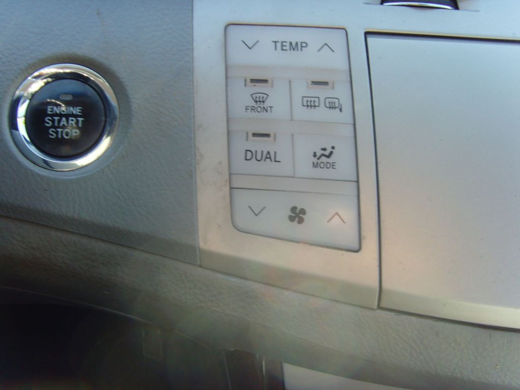 2009 Toyota Avalon Image 21