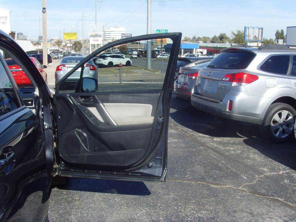 2016 Subaru Forester Image 11