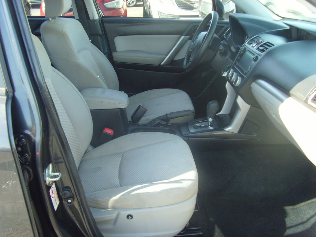 2016 Subaru Forester Image 12