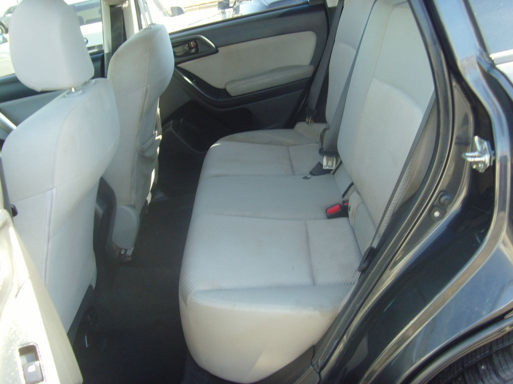 2016 Subaru Forester Image 18