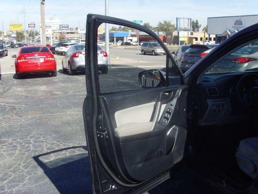 2016 Subaru Forester Image 19