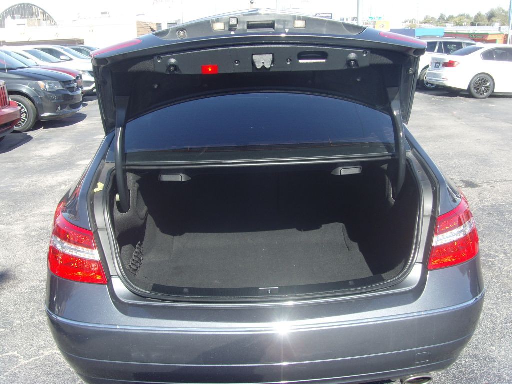 2013 Mercedes-Benz E-Class Image 11