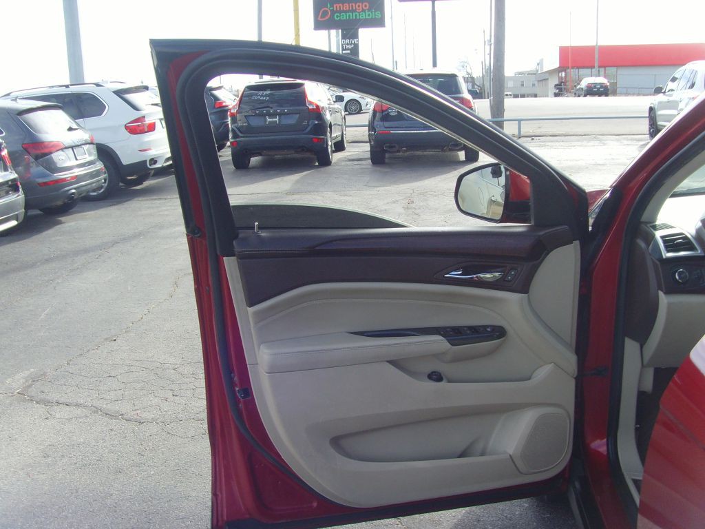 2012 Cadillac SRX Image 18