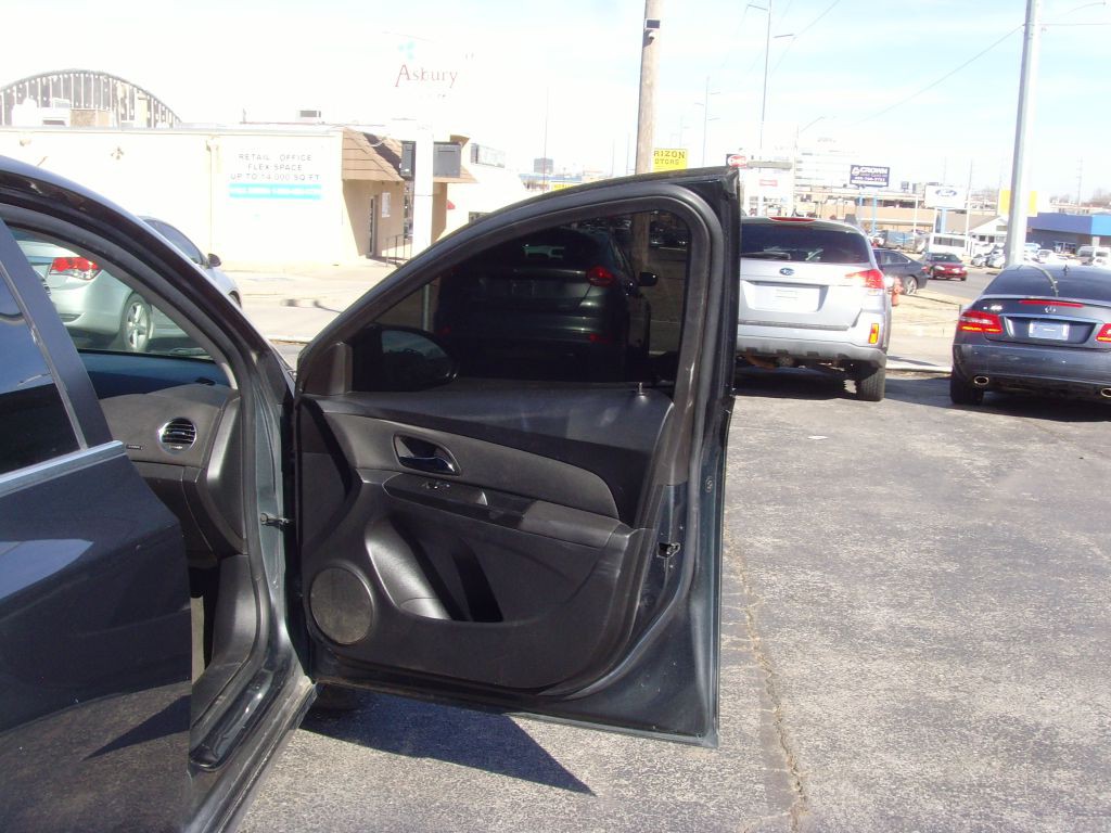 2013 Chevrolet Cruze Image 9