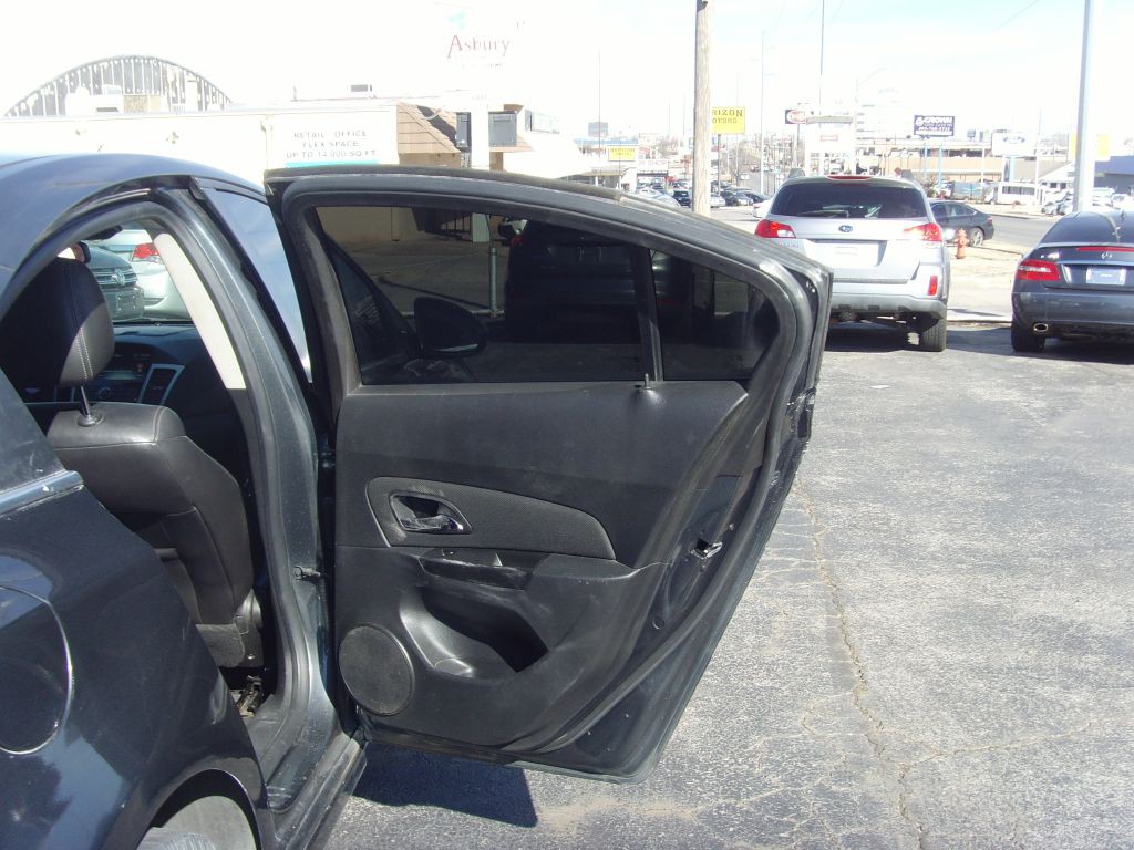 2013 Chevrolet Cruze Image 11