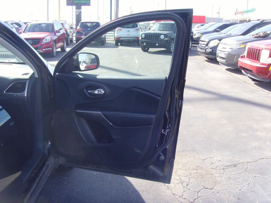 2019 Jeep Cherokee Image 9