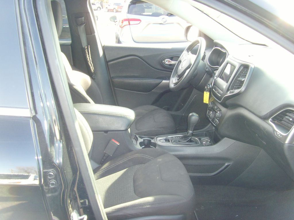 2019 Jeep Cherokee Image 10