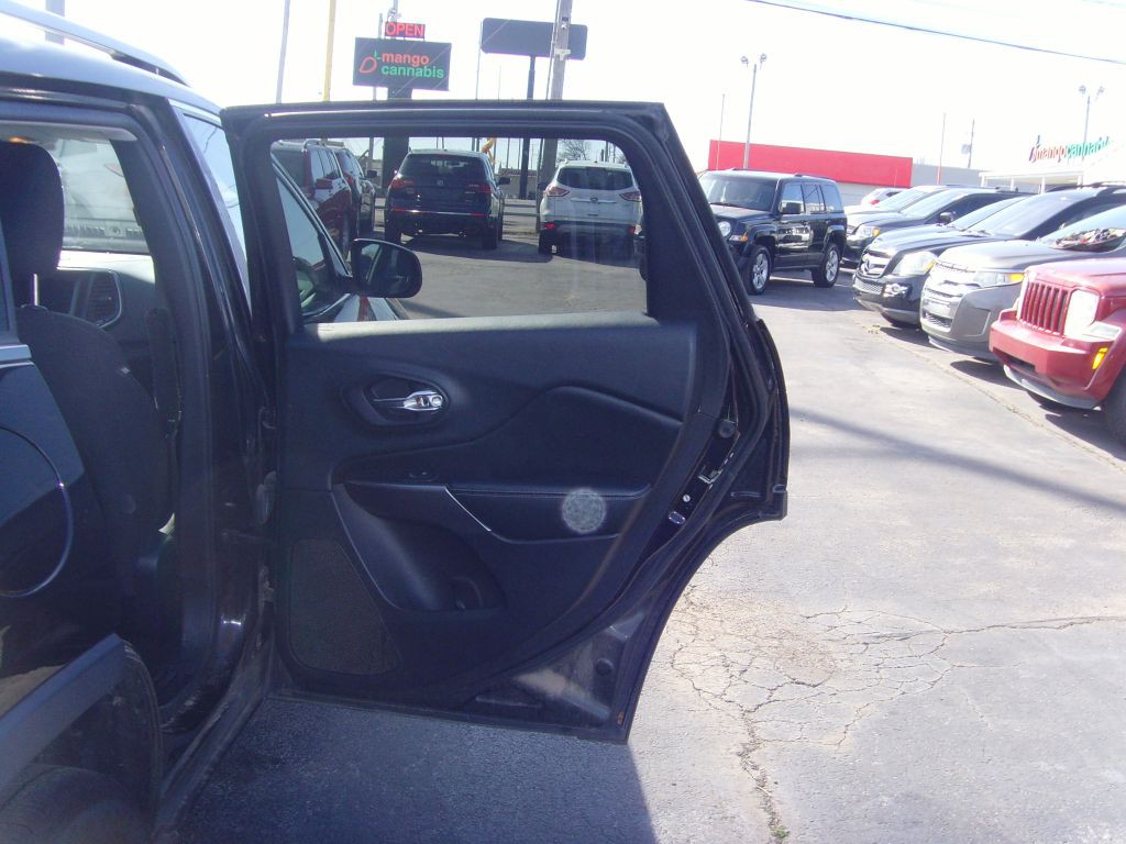 2019 Jeep Cherokee Image 11