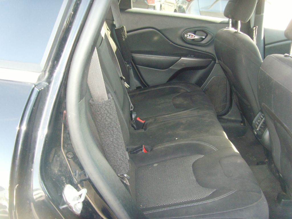 2019 Jeep Cherokee Image 12