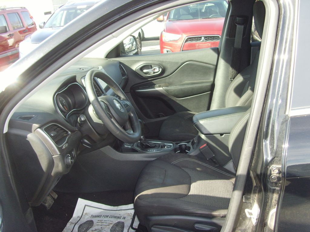 2019 Jeep Cherokee Image 17