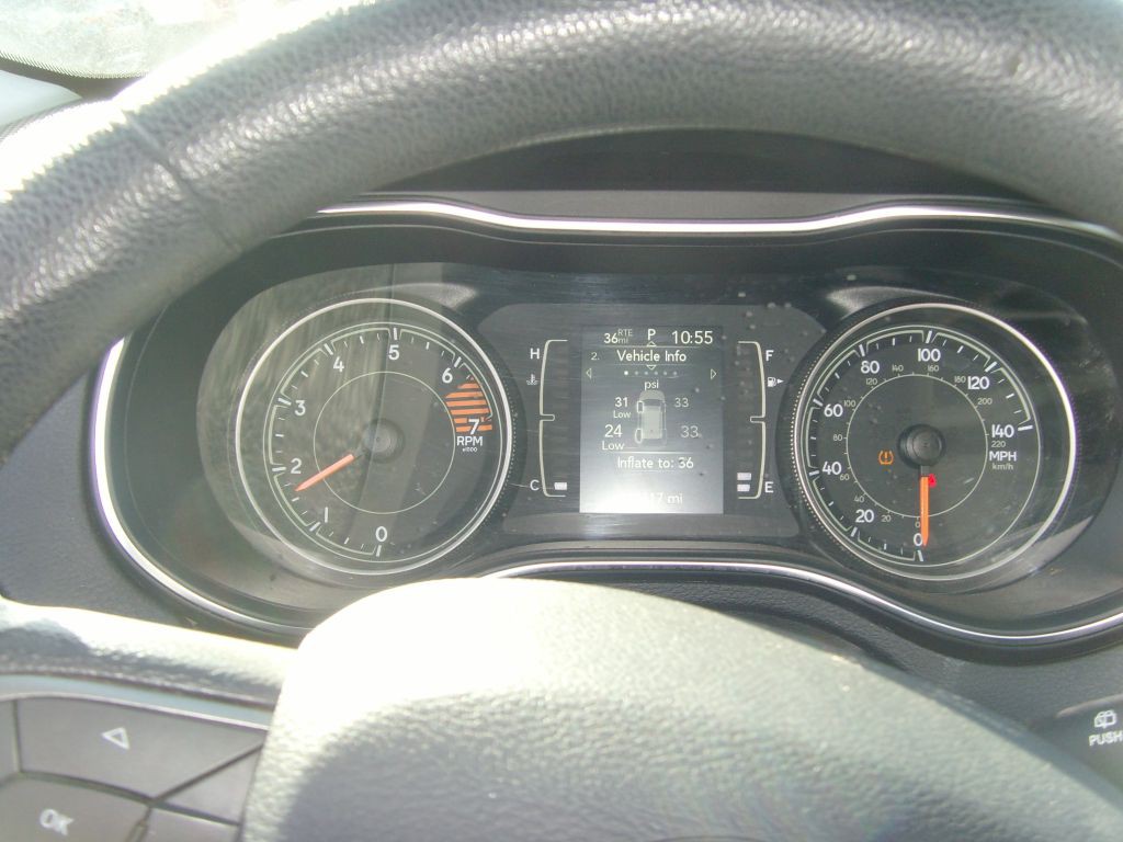 2019 Jeep Cherokee Image 18