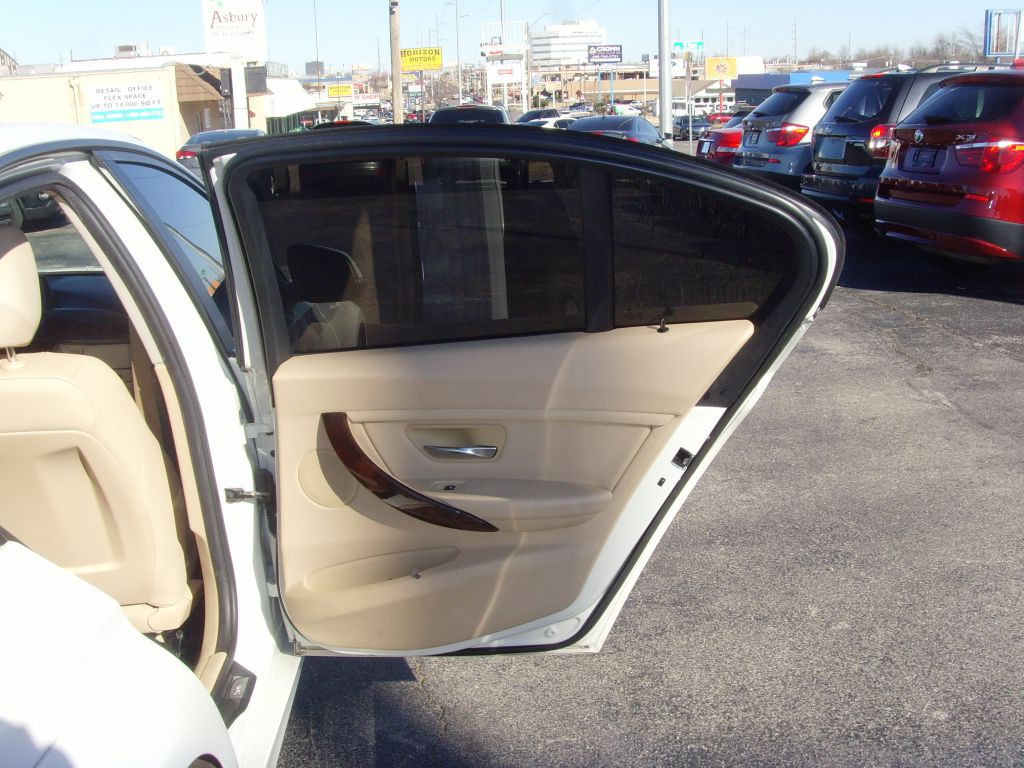 2015 BMW 3 Series Image 13