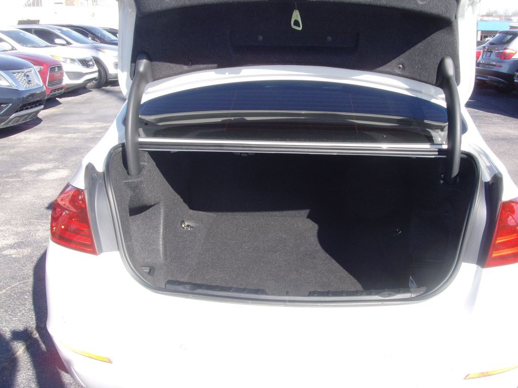 2015 BMW 3 Series Image 16