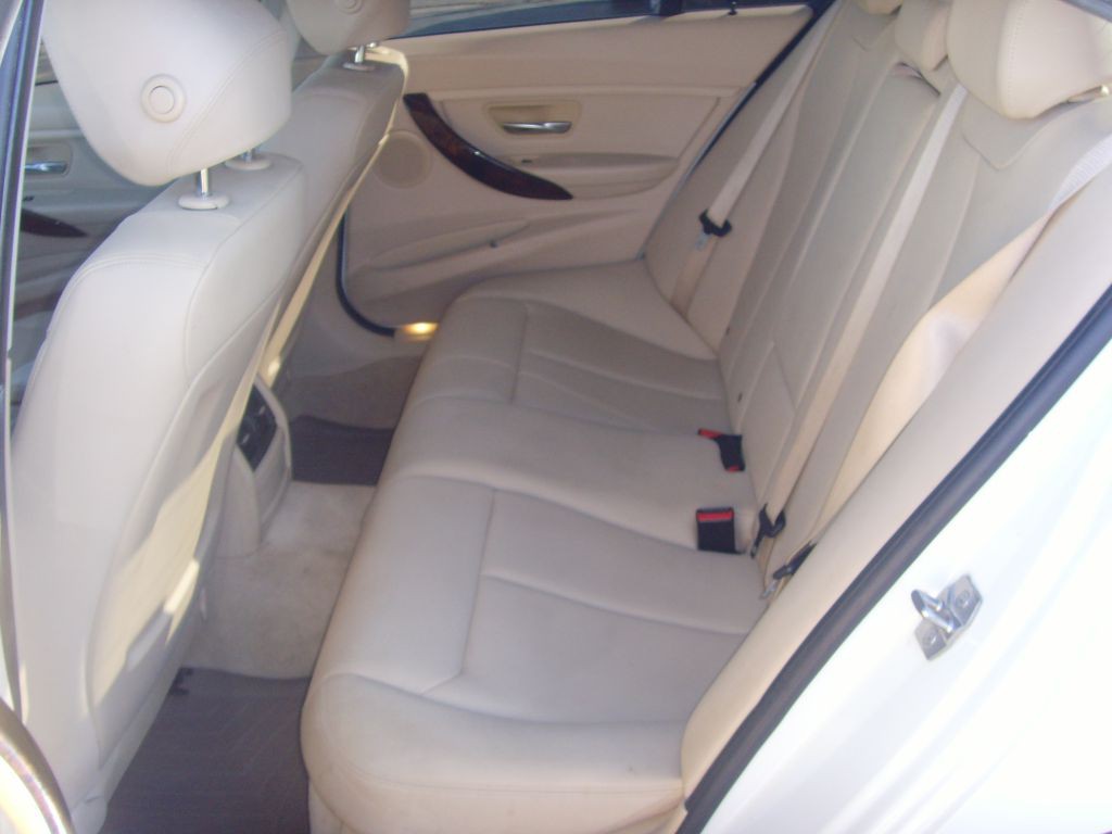 2015 BMW 3 Series Image 18