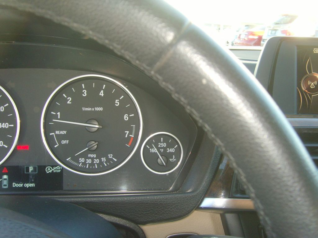 2015 BMW 3 Series Image 24