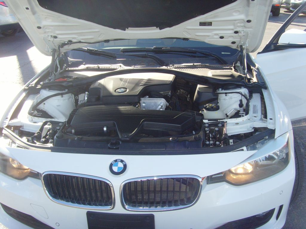 2015 BMW 3 Series Image 26