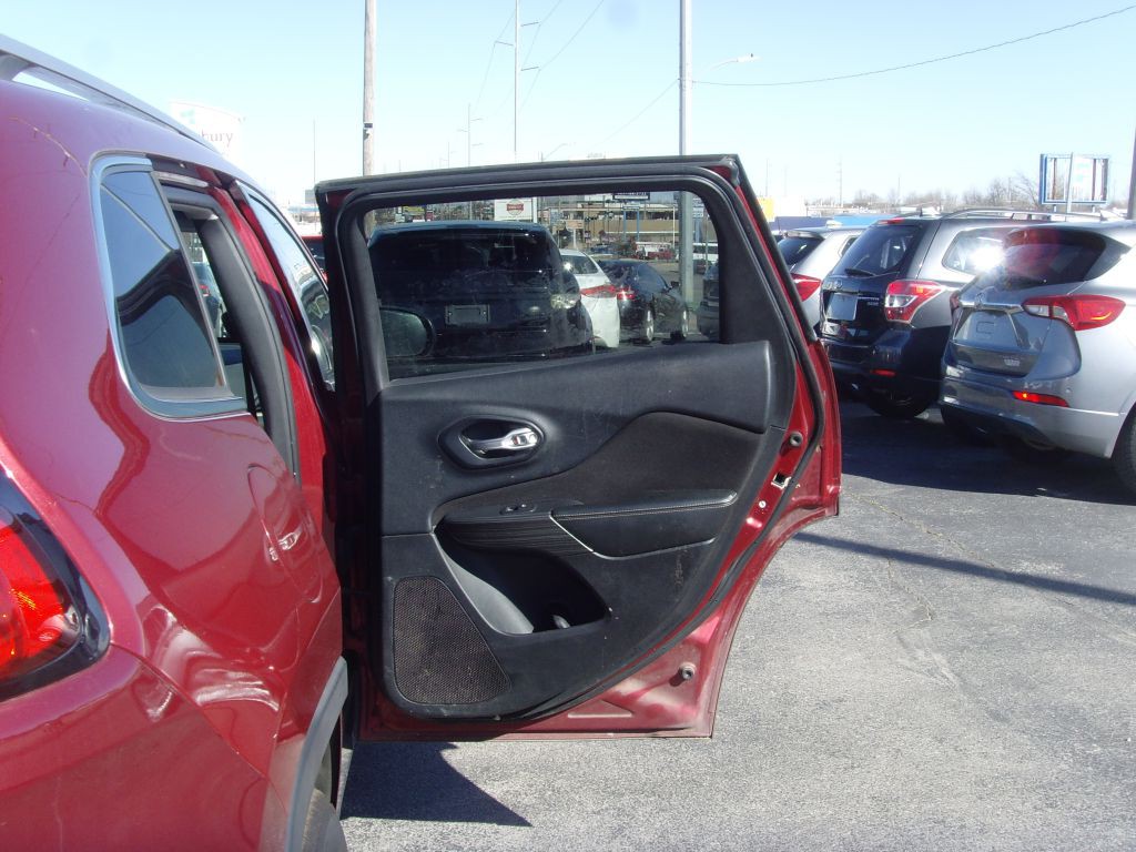 2016 Jeep Cherokee Image 10